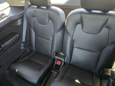 2021 Volvo XC90 T6 Momentum