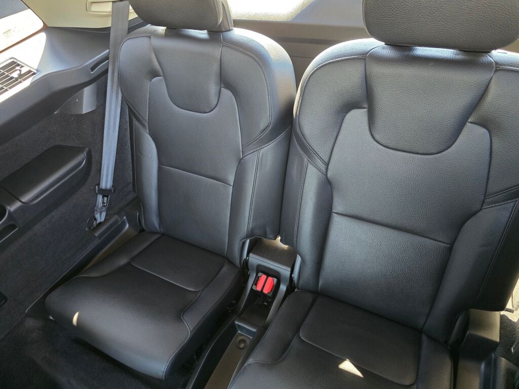2021 Volvo XC90 T6 Momentum