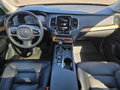 2021 Volvo XC90 T6 Momentum