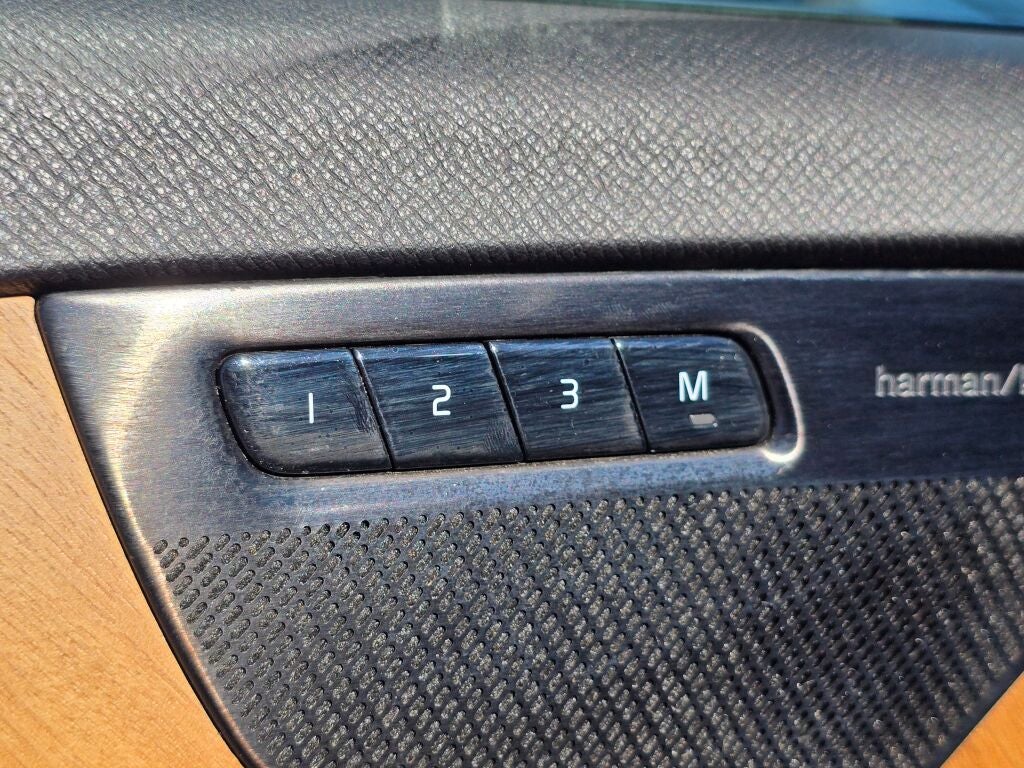 2021 Volvo XC90 T6 Momentum