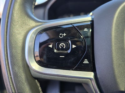 2021 Volvo XC90 T6 Momentum