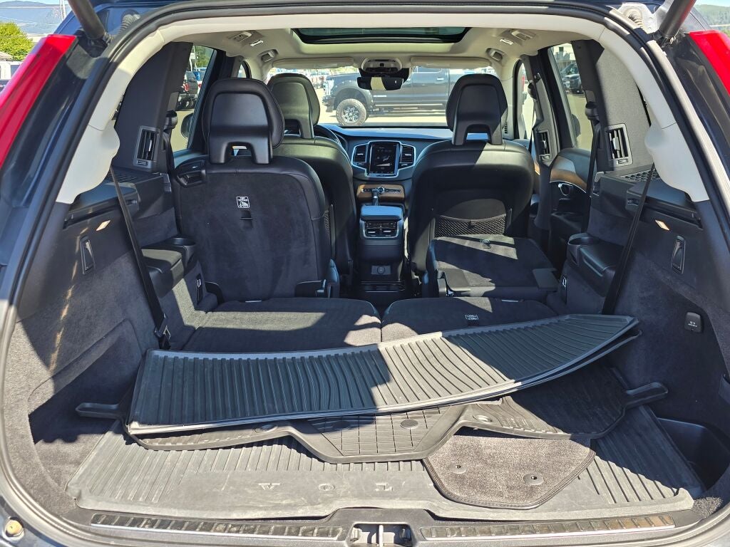 2021 Volvo XC90 T6 Momentum