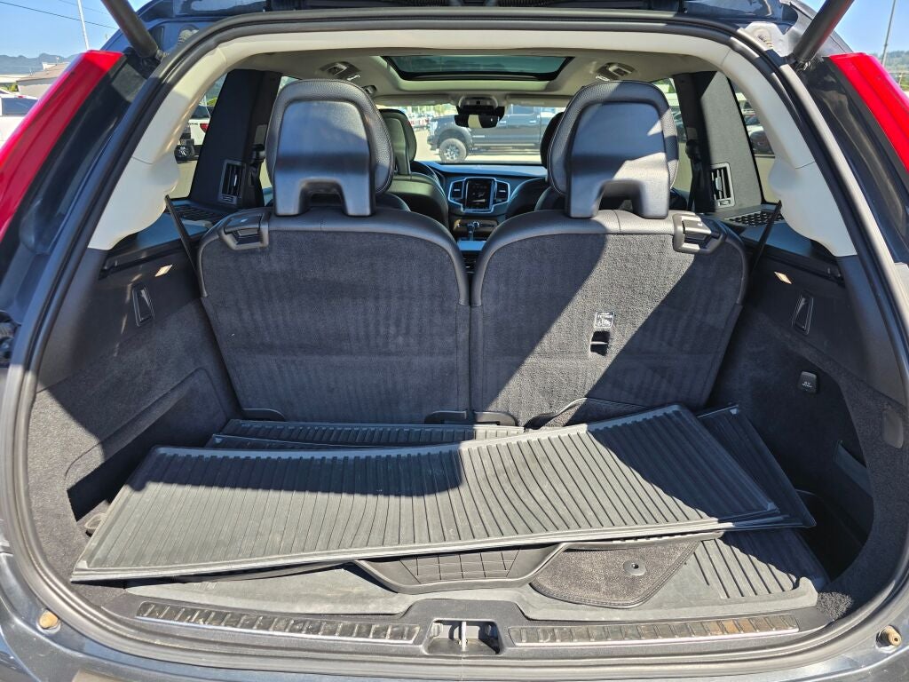 2021 Volvo XC90 T6 Momentum